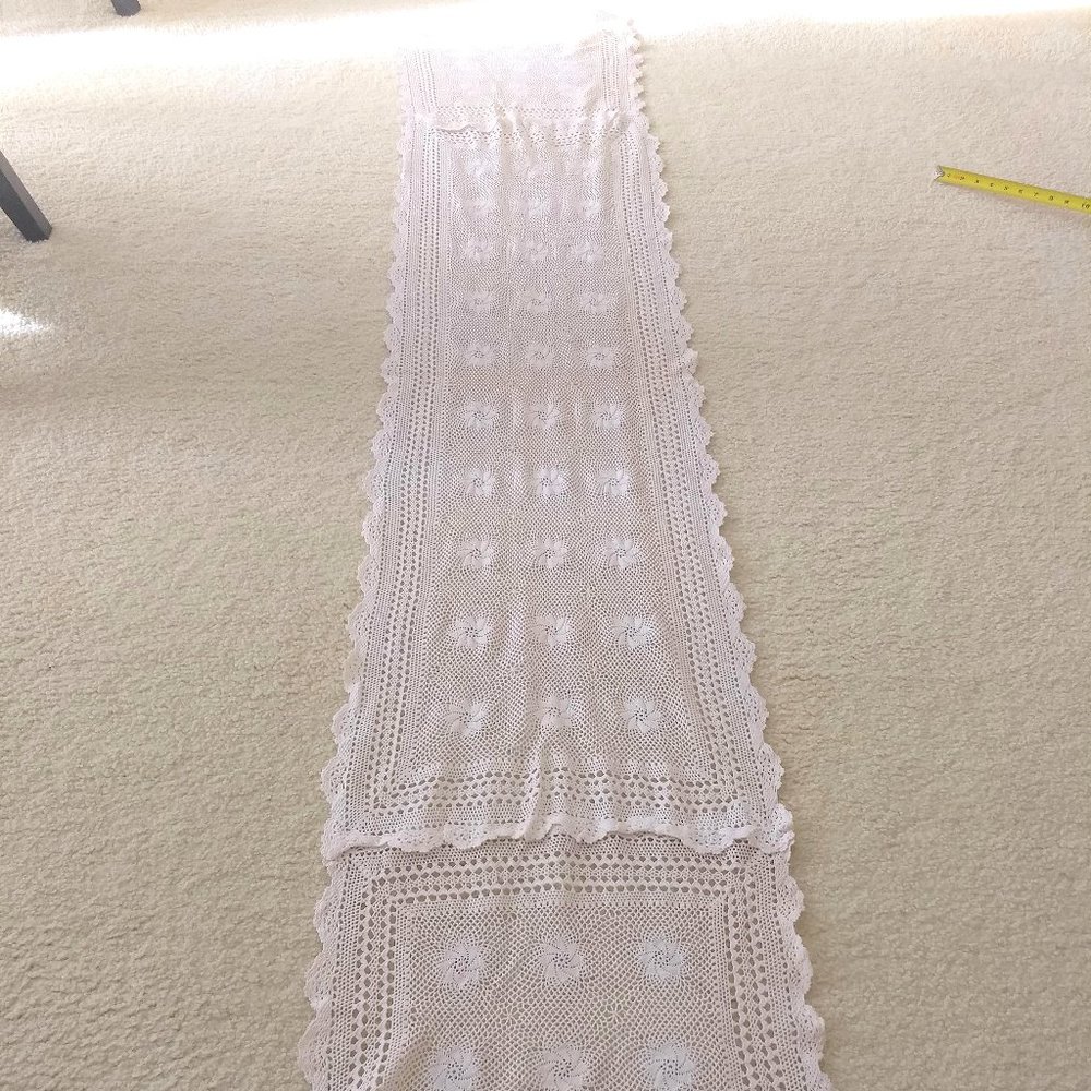 vintage 70s crochet needlework floral table runner EUC